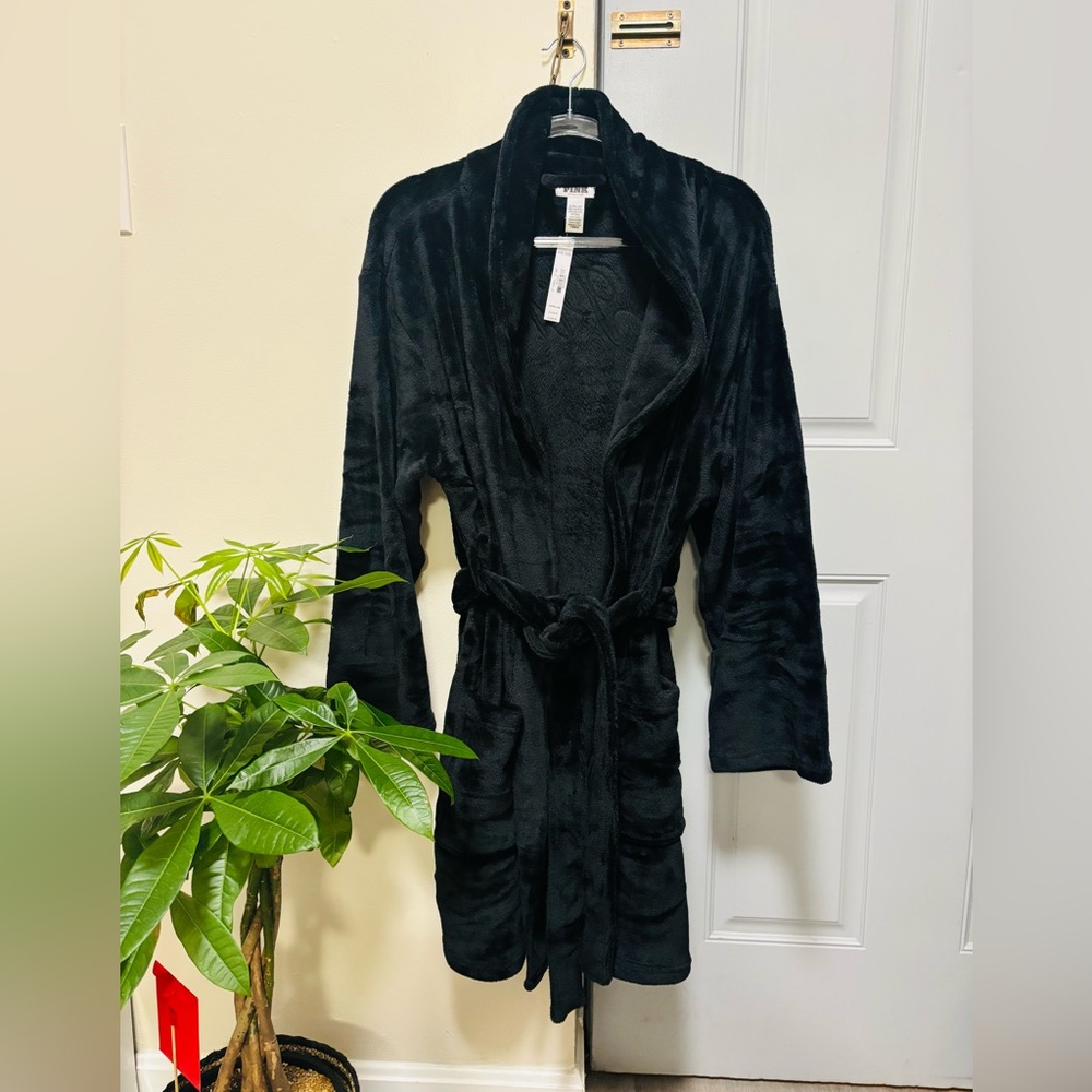 PINK Victoria's Secret woman Robe logo solo with pockets. M/l and Xl / XXL